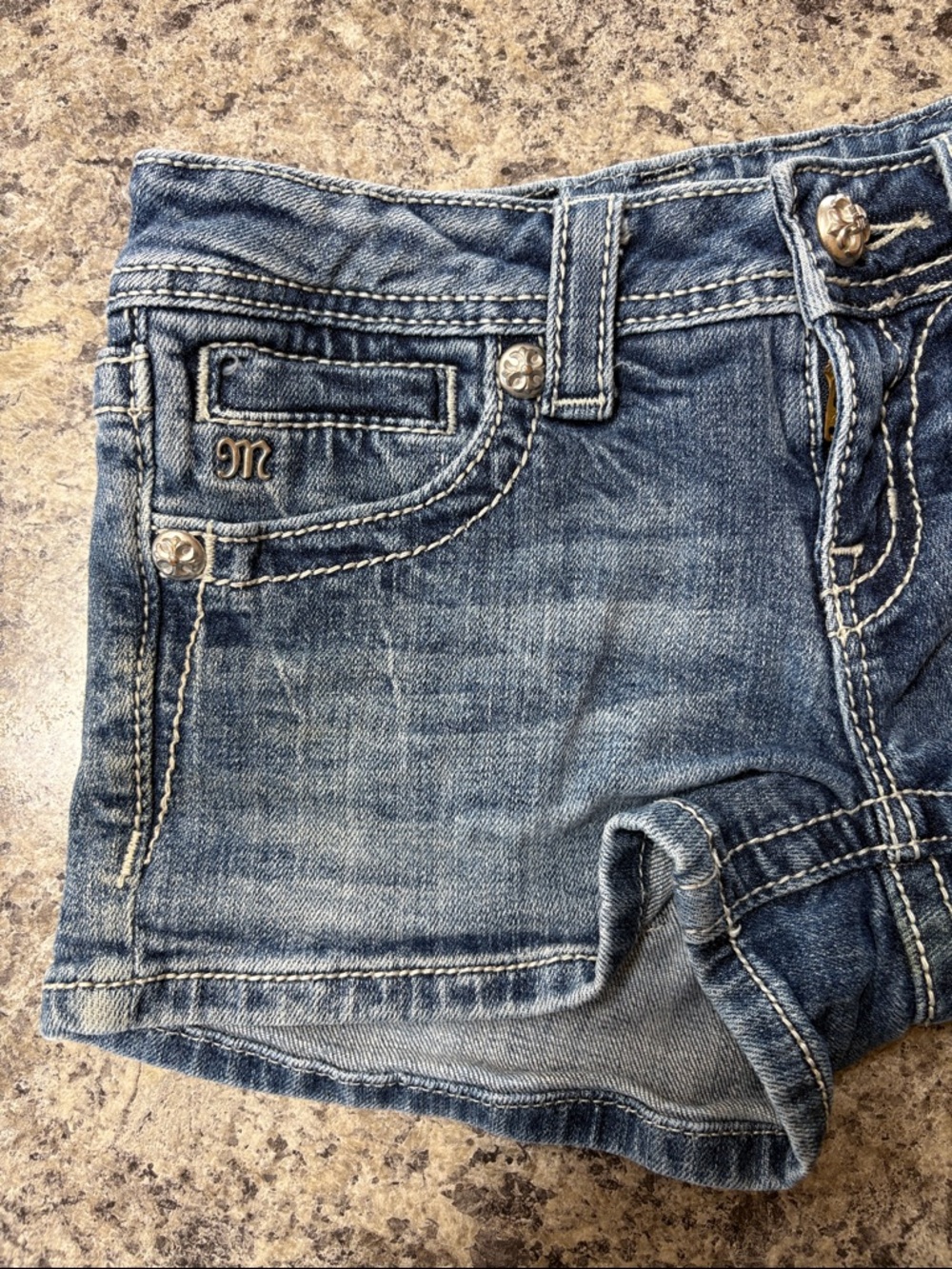 Miss Me Short - Picture 4 of 5